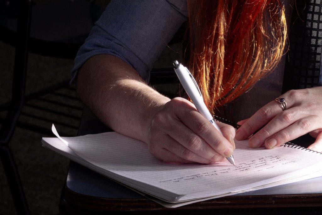 Tips for Writing a Thesis Paper Students Can Actually Defend in 2026