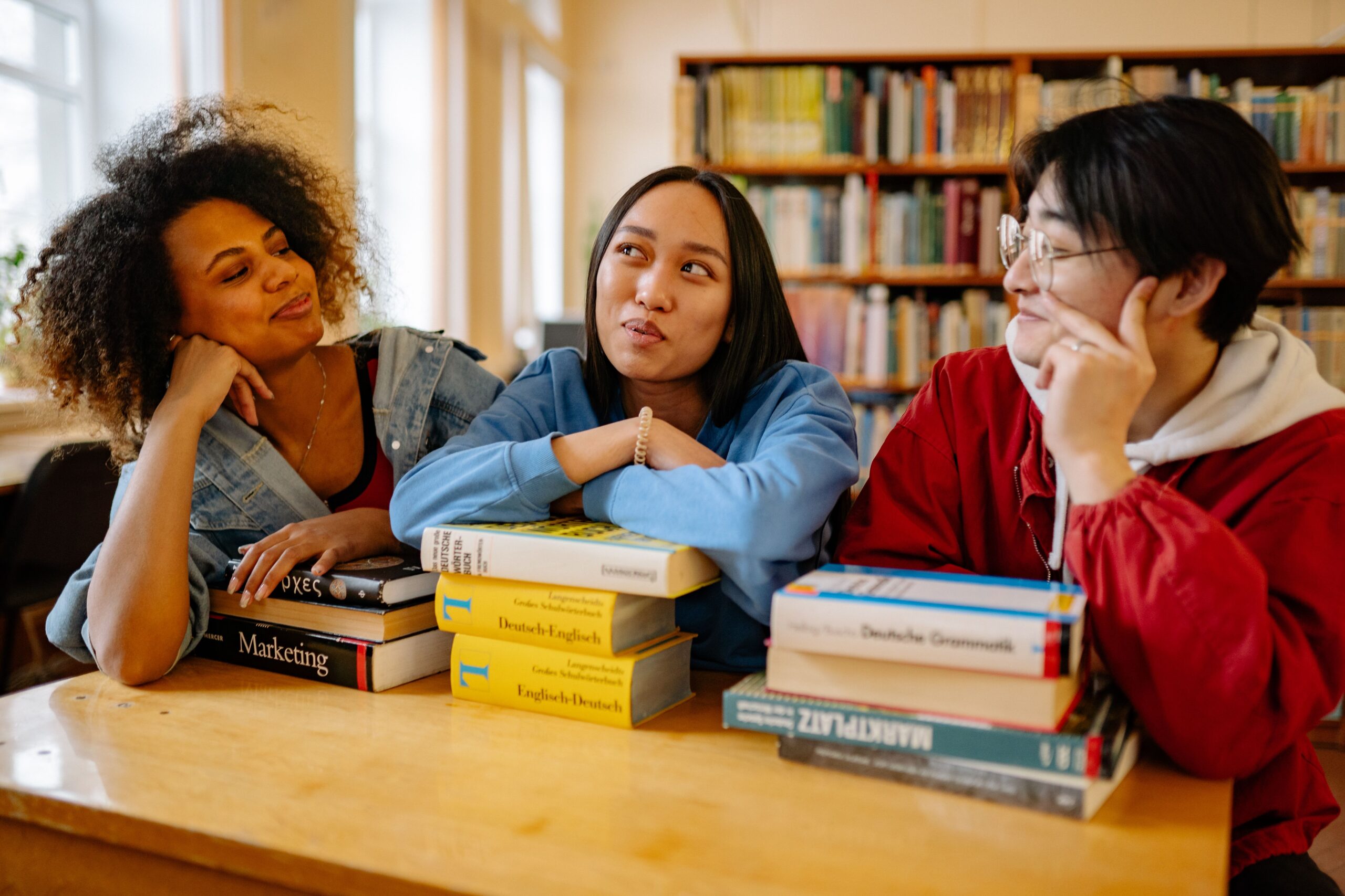 Capstone Project vs Thesis: How to Choose the Right Final Project